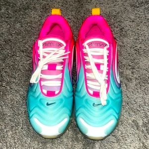 Women’s Air Max’s